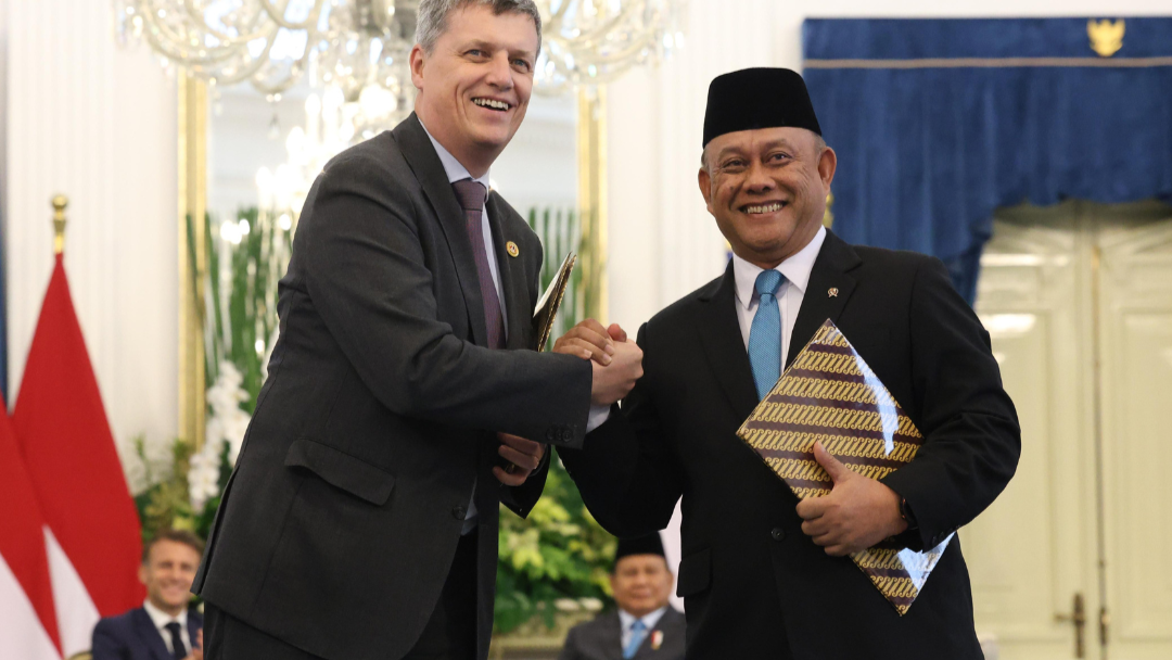 Dukung Program MBG, BGN Ponorogo dan Danone Teken MoU