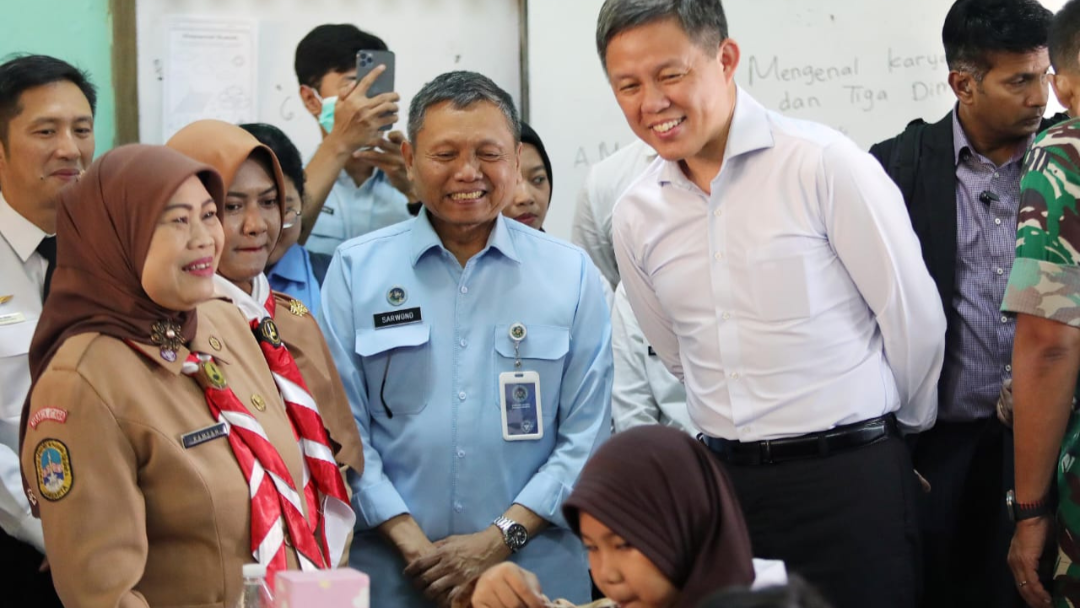 Menhan Singapura Kunjungi SPPG Khusus Koja